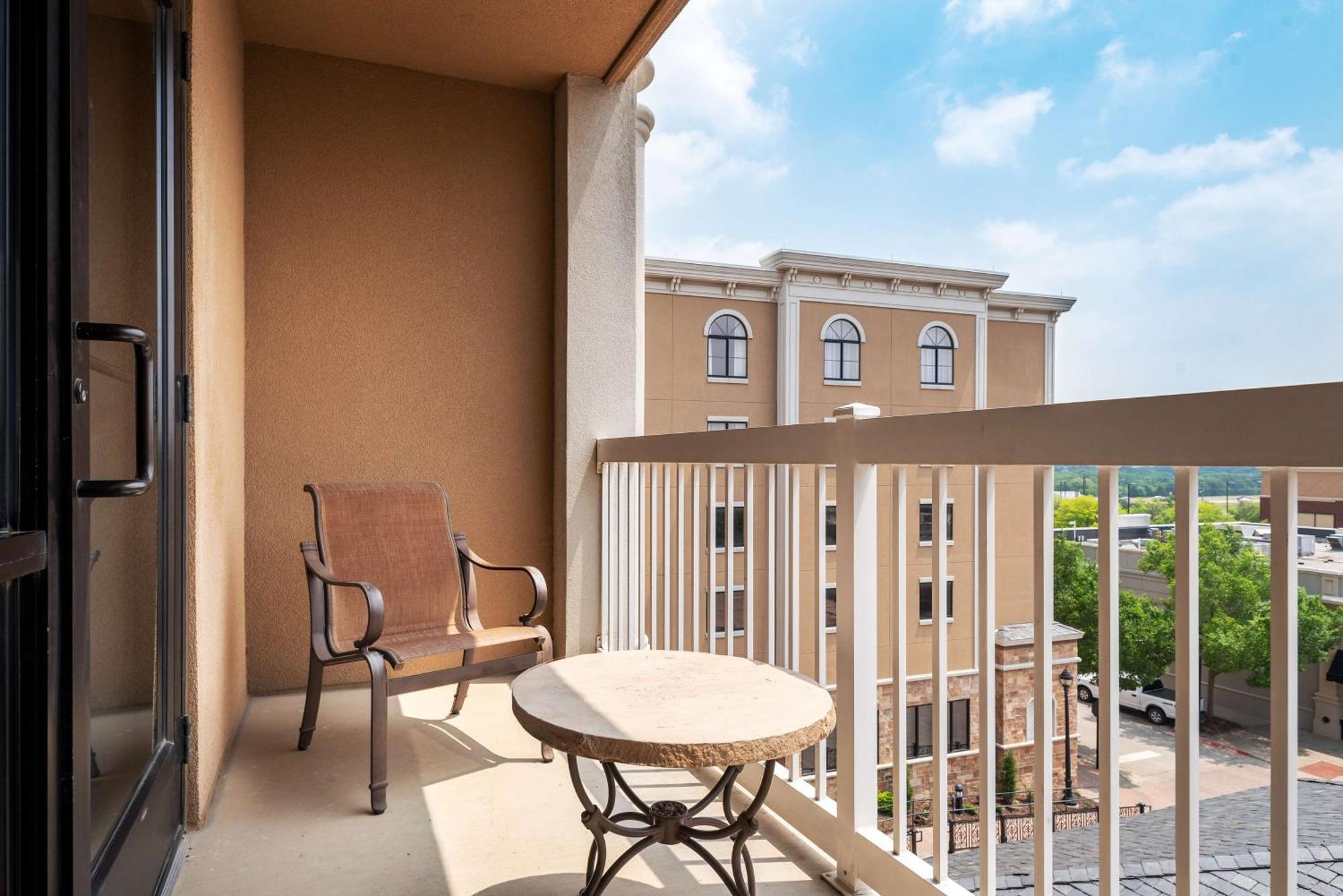 Hilton Dallas Southlake Town Square Exterior foto